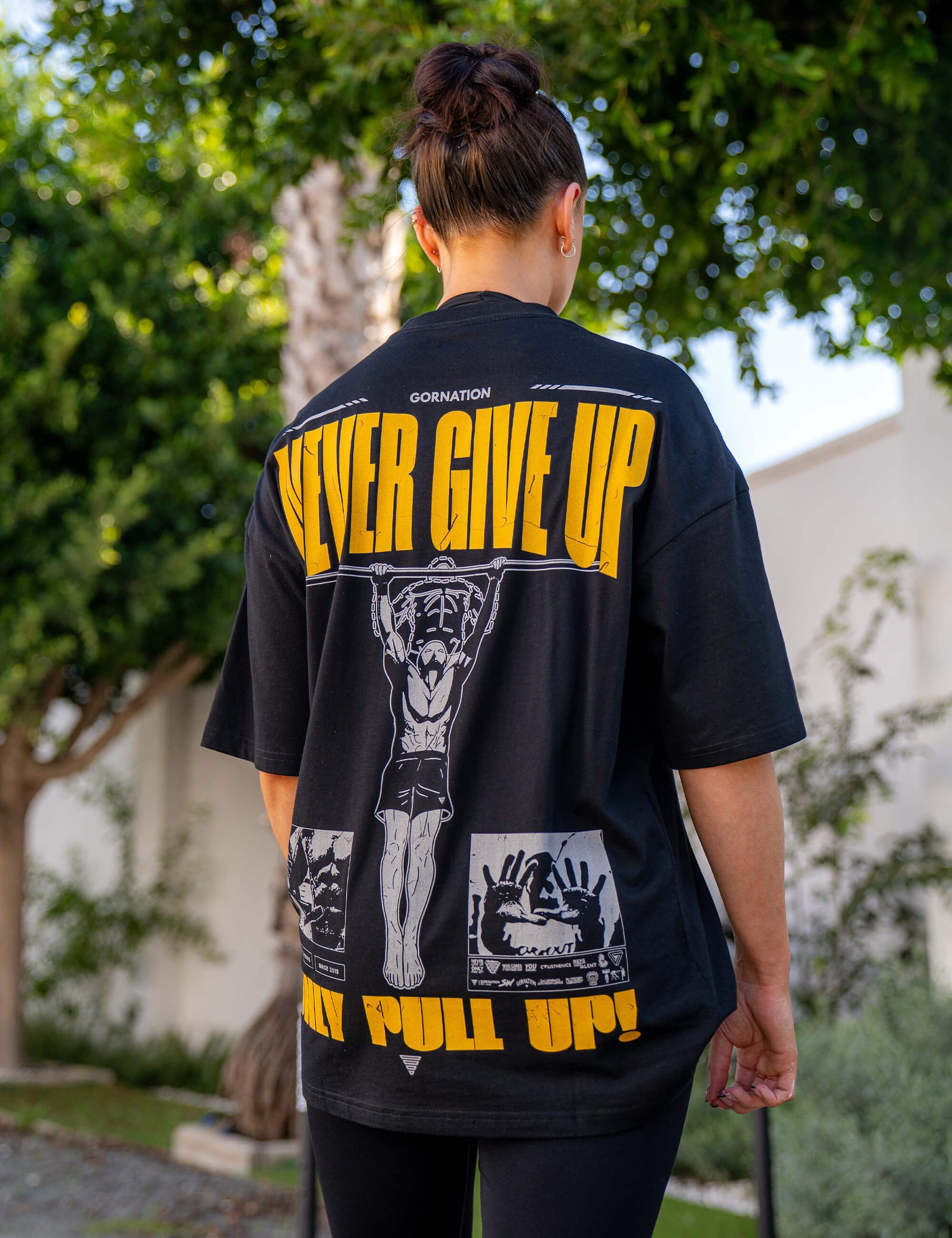 Maglietta Oversize Never Give Up (edizione limitata)