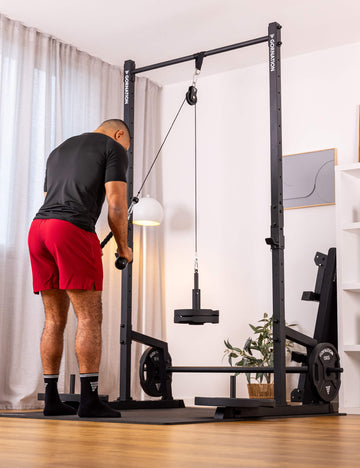 Station poulie de musculation avec barre de tirage et disque CORENGTH Station poulie de musculation avec barre de tirage et disque CORENGTH
