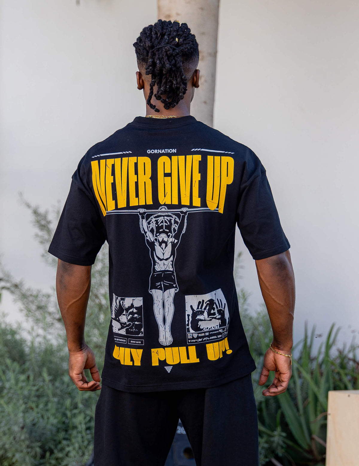 Maglietta Oversize Never Give Up (edizione limitata)
