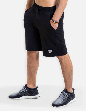 Seitliche Ansicht der GORNATION Heavy Shorts Men Black für Calisthenics & Street Workout